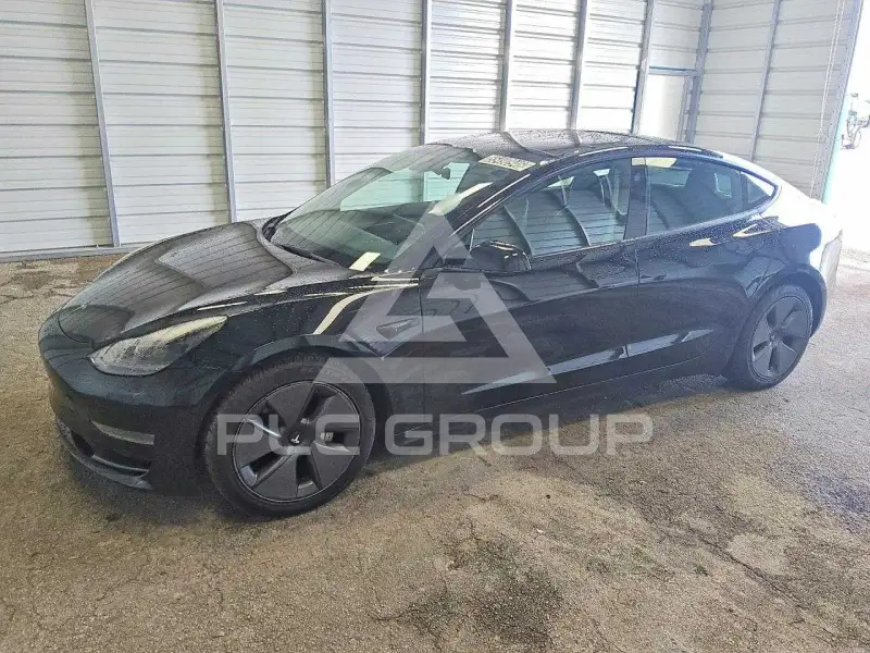 2023 Tesla Model 3 фото