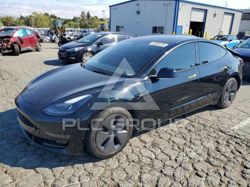 2023 Tesla Model 3 фото
