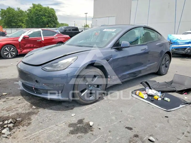 2023 Tesla Model 3 фото