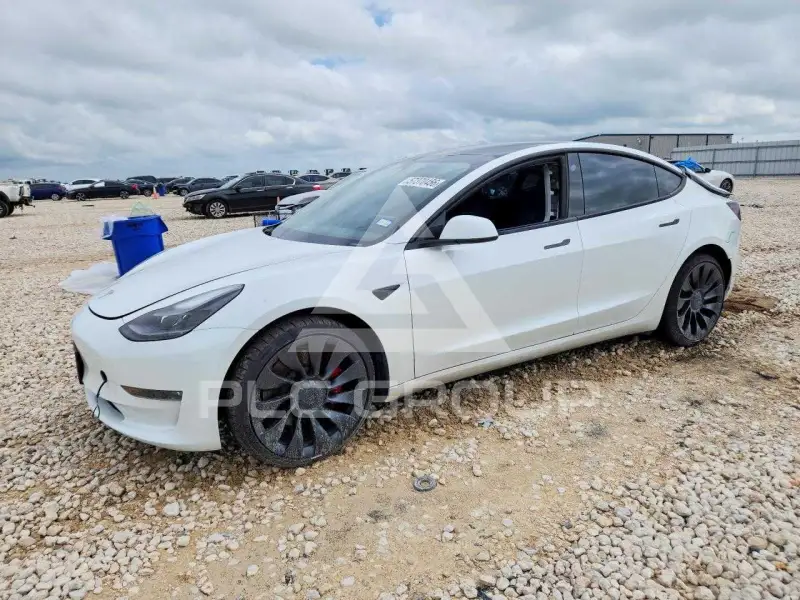 2023 Tesla Model 3 фото