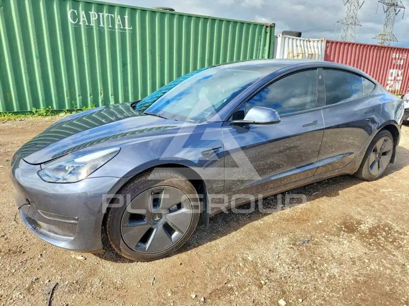 2023 Tesla Model 3 фото