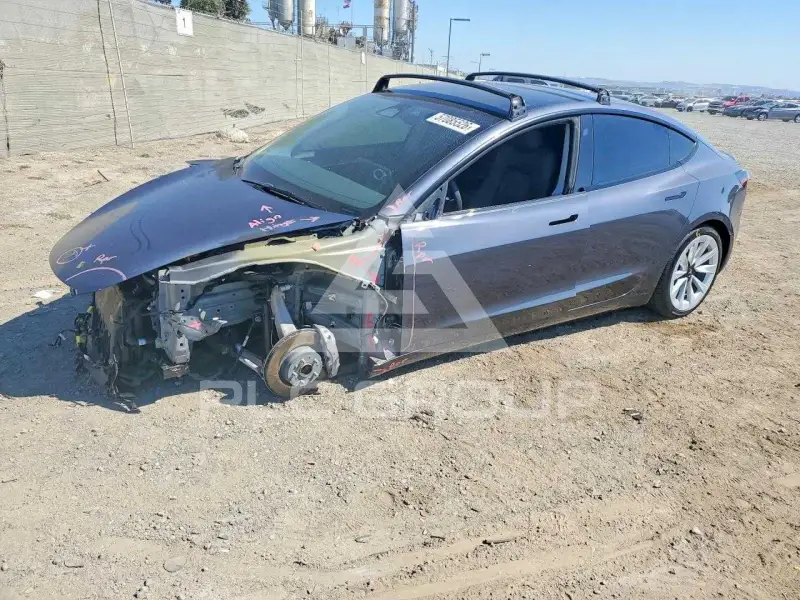 2023 Tesla Model 3 фото