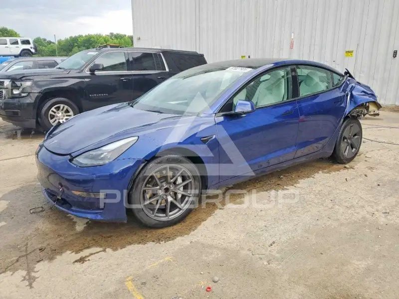 2023 Tesla Model 3 фото