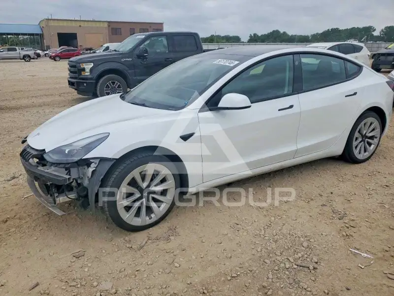 2023 Tesla Model 3 фото