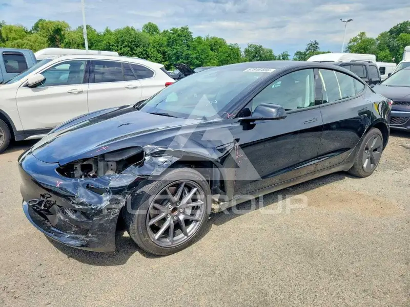 2023 Tesla Model 3 фото