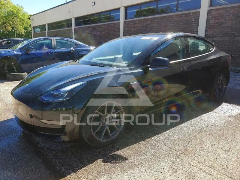 2023 Tesla Model 3 фото