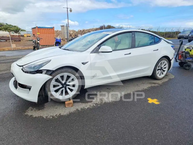 2023 Tesla Model 3 фото