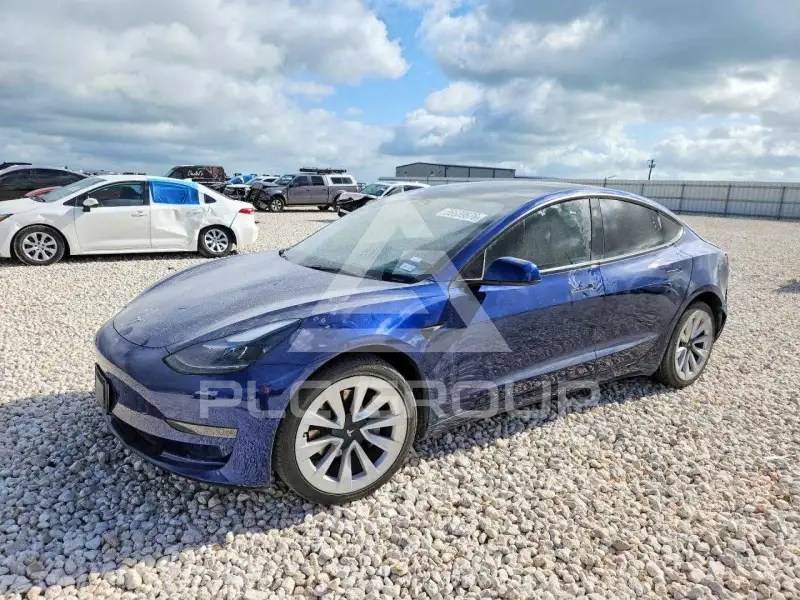 2023 Tesla Model 3 фото