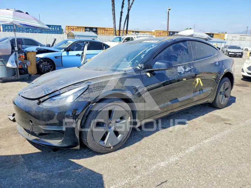 2023 Tesla Model 3 фото