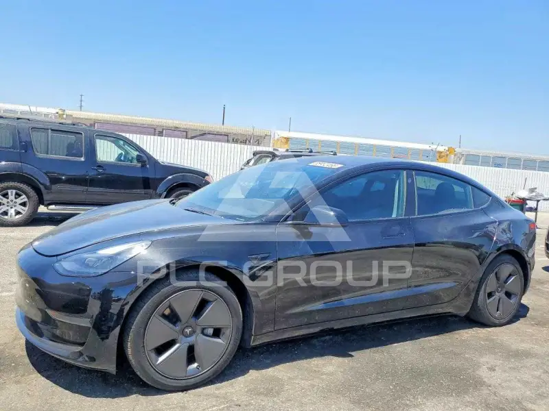2023 Tesla Model 3 фото