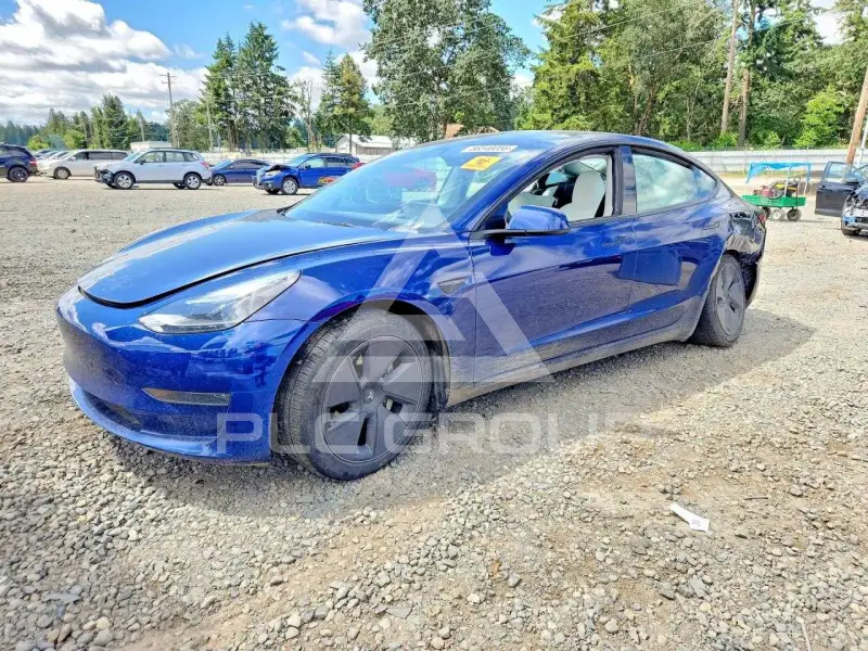 2023 Tesla Model 3 фото