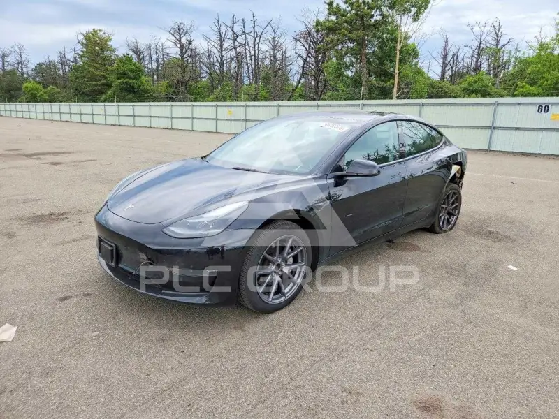 2023 Tesla Model 3 фото