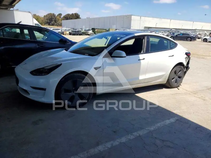 2023 Tesla Model 3 фото