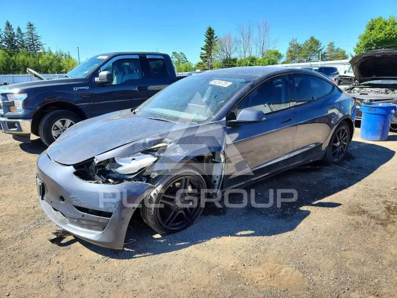 2023 Tesla Model 3 фото