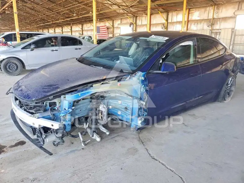 2023 Tesla Model 3 фото