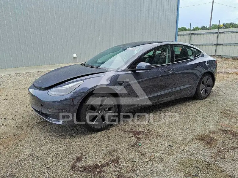 2023 Tesla Model 3 фото