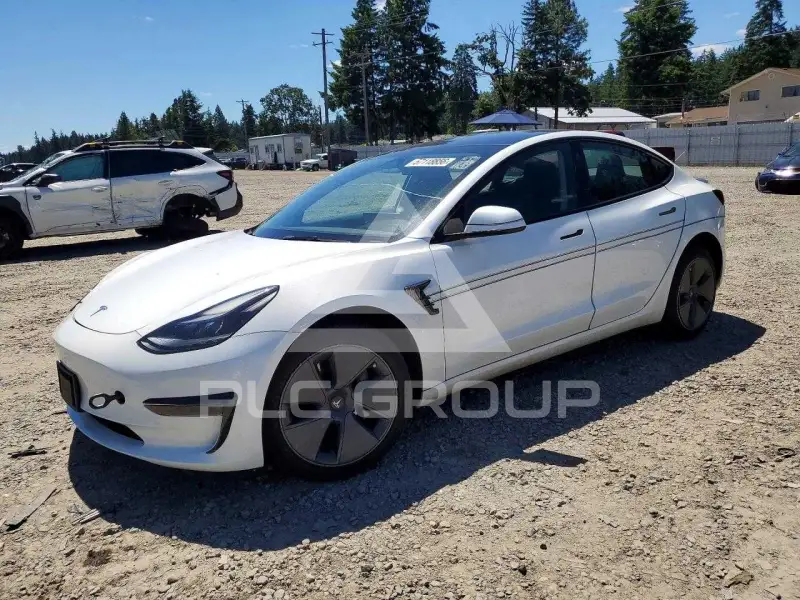 2023 Tesla Model 3 фото