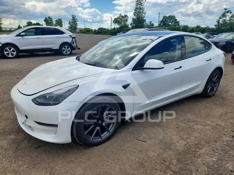 2023 Tesla Model 3 фото
