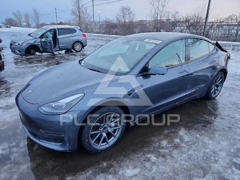 2023 Tesla Model 3 фото