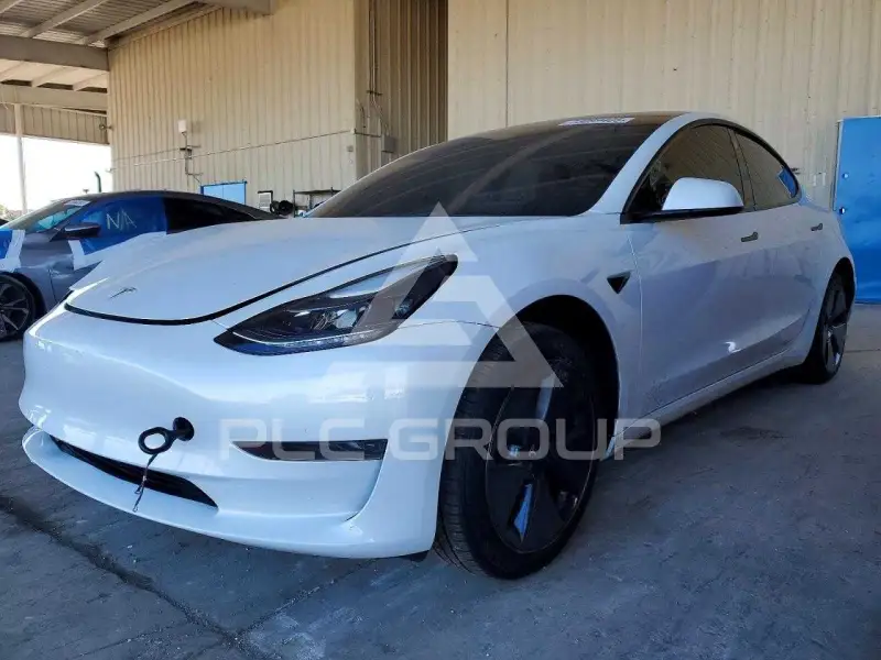 2023 Tesla Model 3 фото