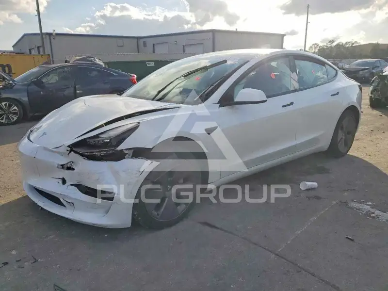 2023 Tesla Model 3 фото