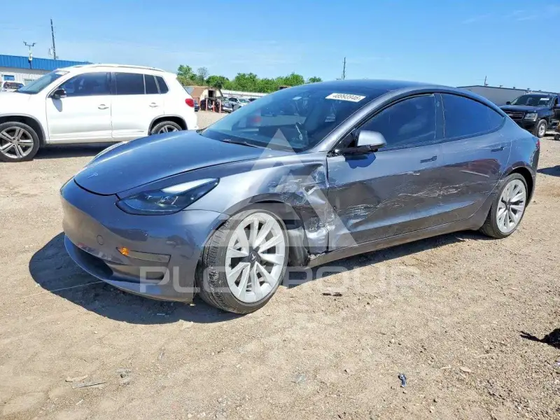 2023 Tesla Model 3 фото