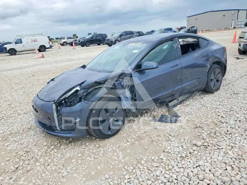 2023 Tesla Model 3 фото