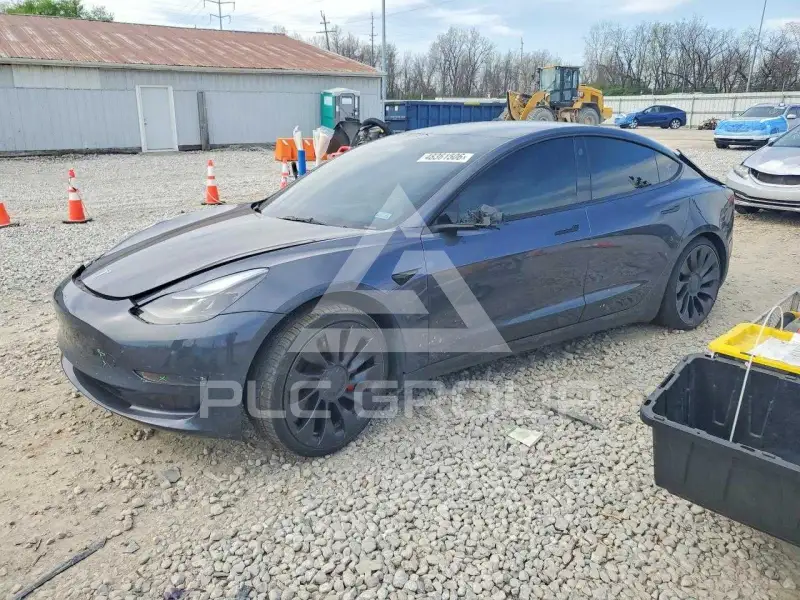 2023 Tesla Model 3 фото