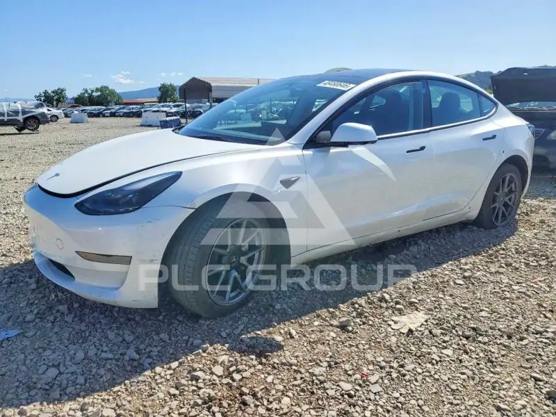 2023 Tesla Model 3 фото