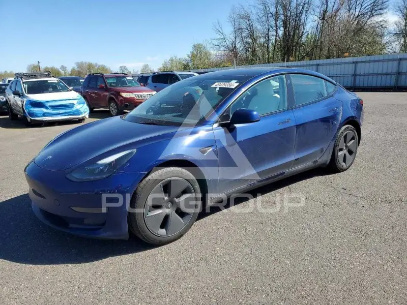 2023 Tesla Model 3 фото
