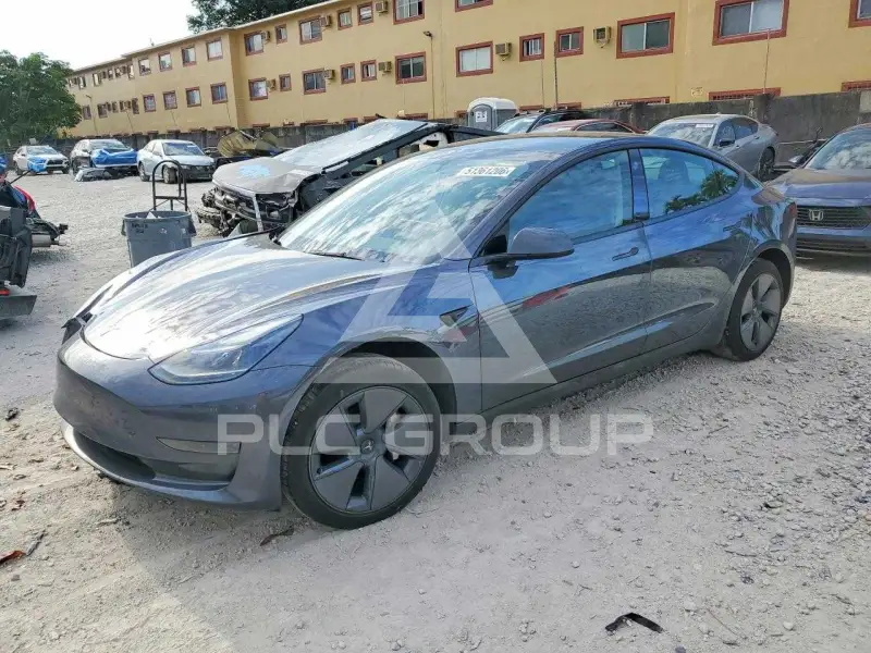 2023 Tesla Model 3 фото