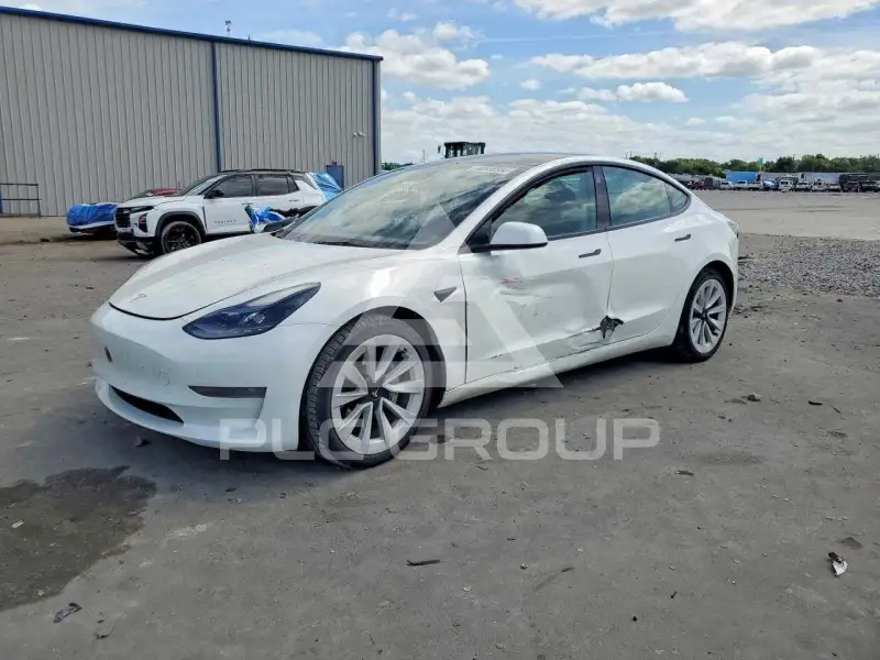 2023 Tesla Model 3 фото