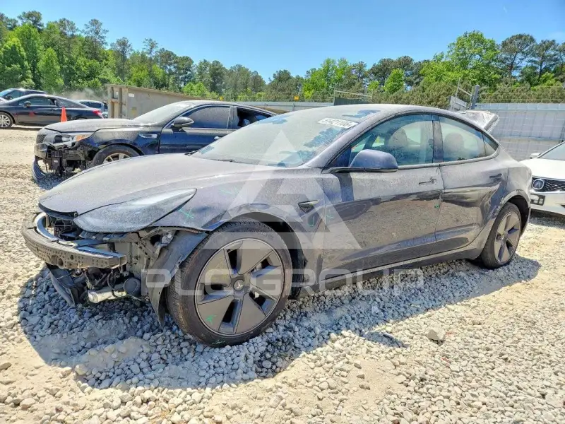 2023 Tesla Model 3 фото