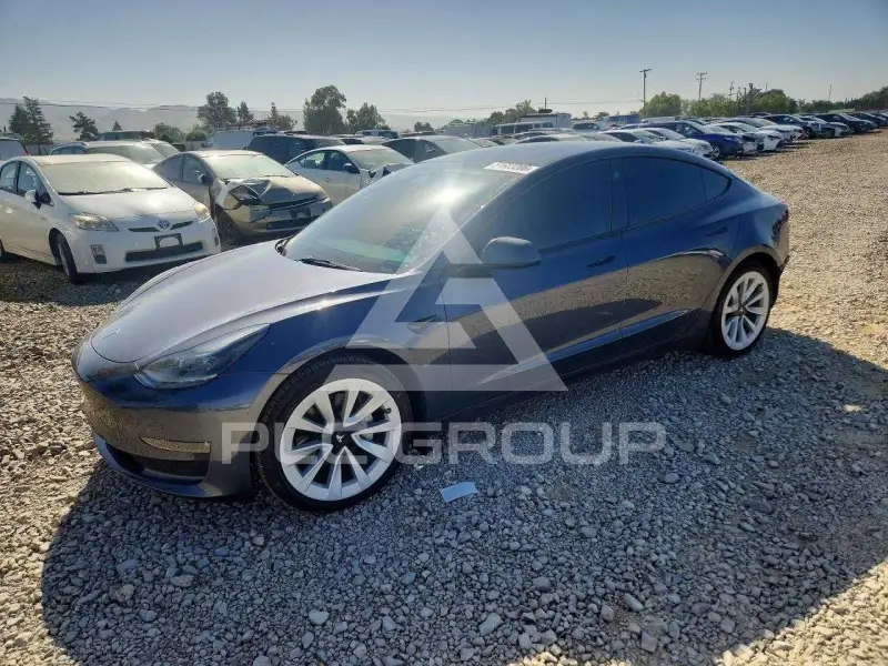 2023 Tesla Model 3 фото