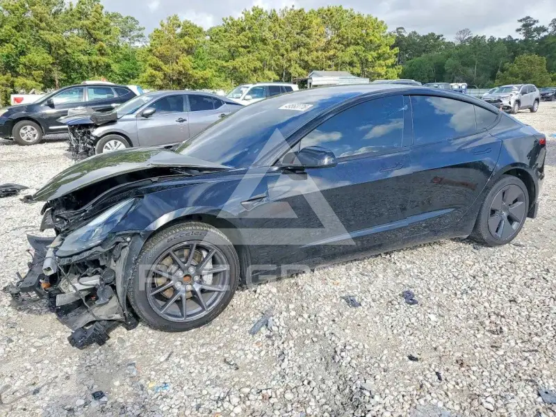 2023 Tesla Model 3 фото