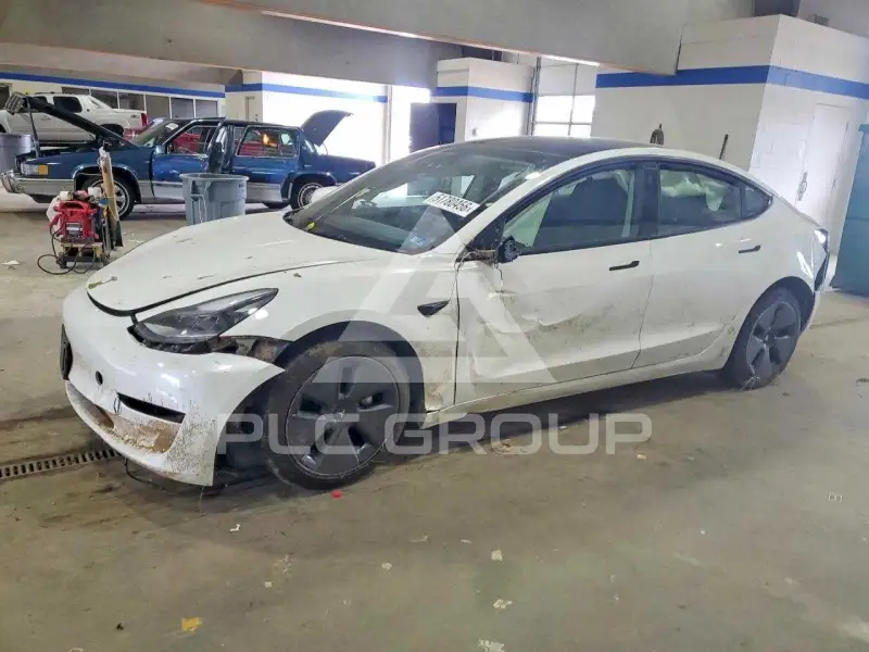 2023 Tesla Model 3 фото
