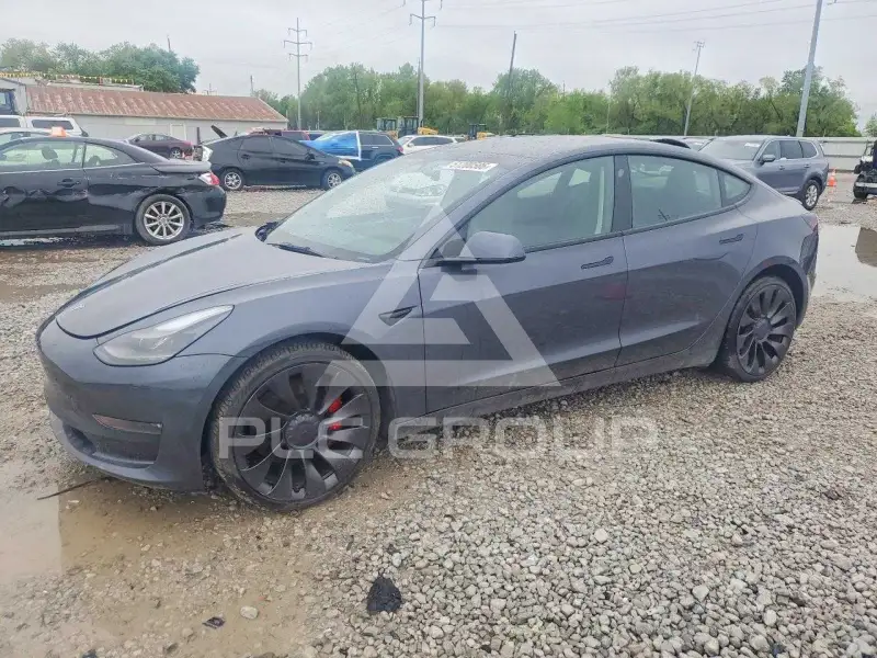 2023 Tesla Model 3 фото