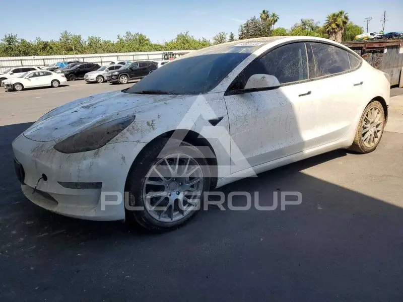 2023 Tesla Model 3 фото