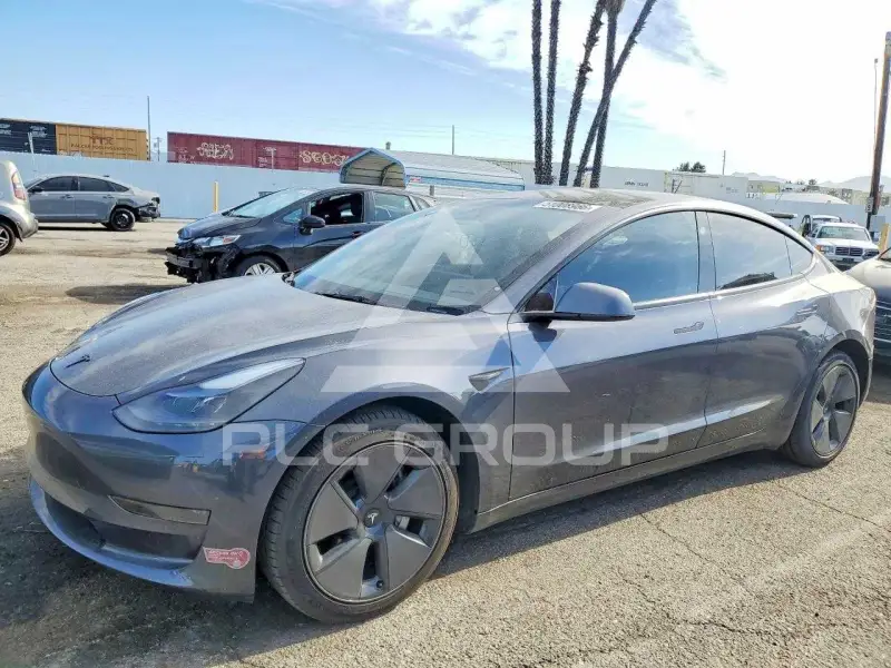 2023 Tesla Model 3 фото