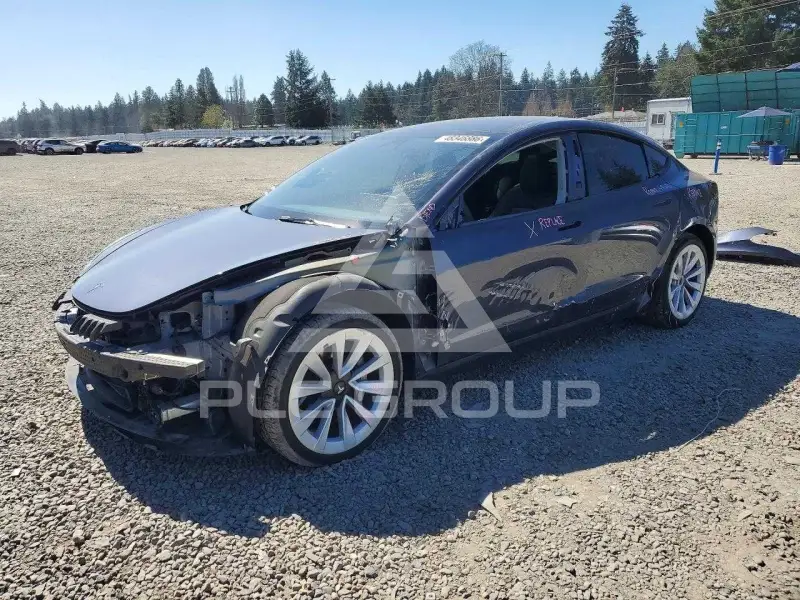 2023 Tesla Model 3 фото