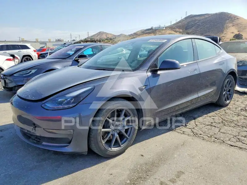 2023 Tesla Model 3 фото