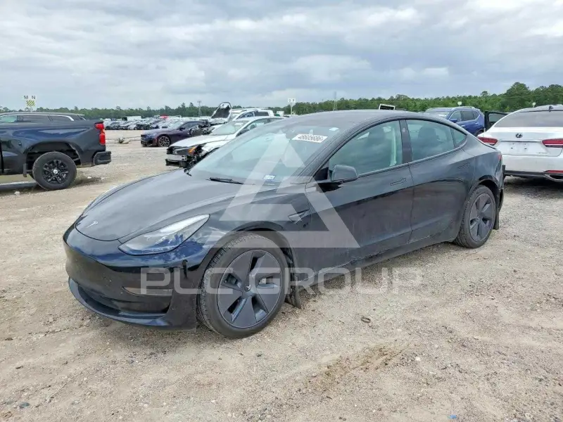 2023 Tesla Model 3 фото