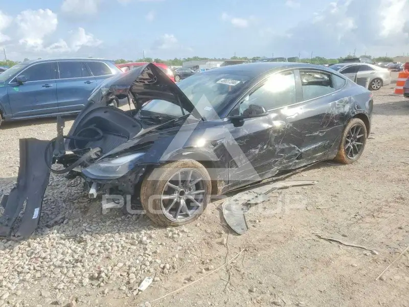 2023 Tesla Model 3 фото