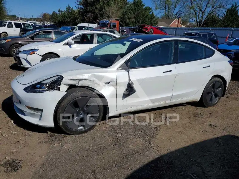 2023 Tesla Model 3 фото