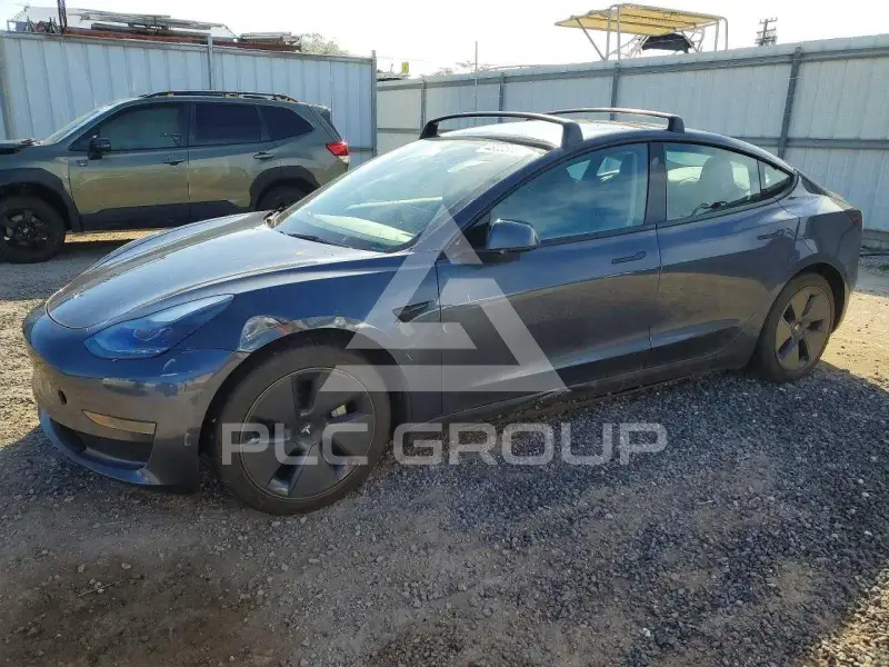 2023 Tesla Model 3 фото