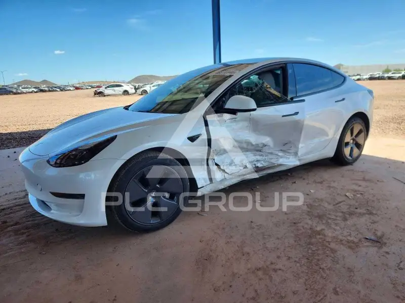2023 Tesla Model 3 фото