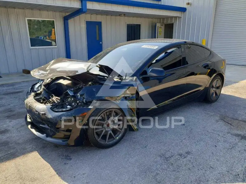 2023 Tesla Model 3 фото