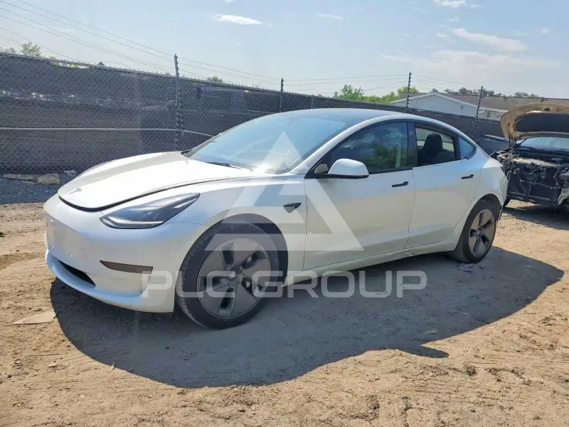 2023 Tesla Model 3 фото