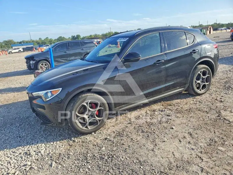 2023 Alfa Romeo Stelvio фото