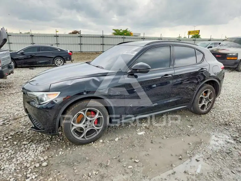 2023 Alfa Romeo Stelvio фото